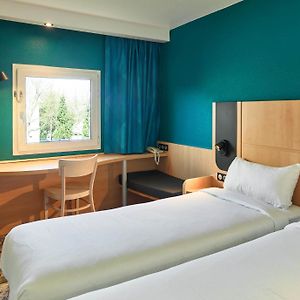 Habitación Estándar con 2 Camas Individuales
